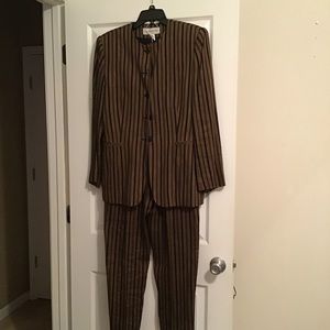 Ladies suit JONES NEW YORK